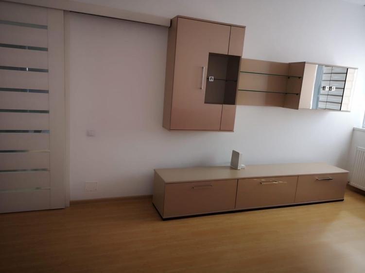 Apartament spatios cu 2 camere decomandat | 63 mp + 2 balcoane | Parcare - 4