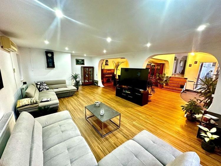 Casa moderna, 2 corpuri de cladire, teren 1000 mp, zona Aradul Nou - 1