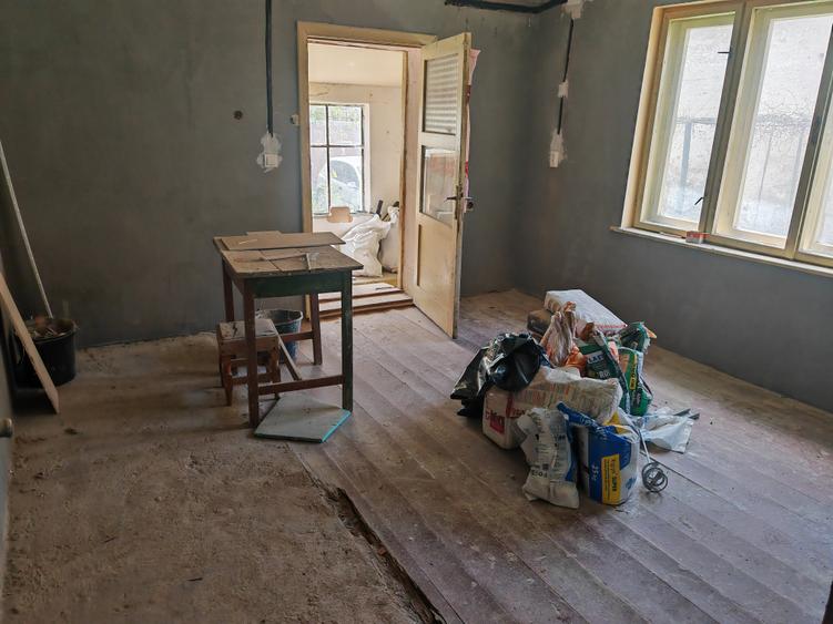 Casa 4 camere libera la vanzare RASNOV - zona Florilor - 11