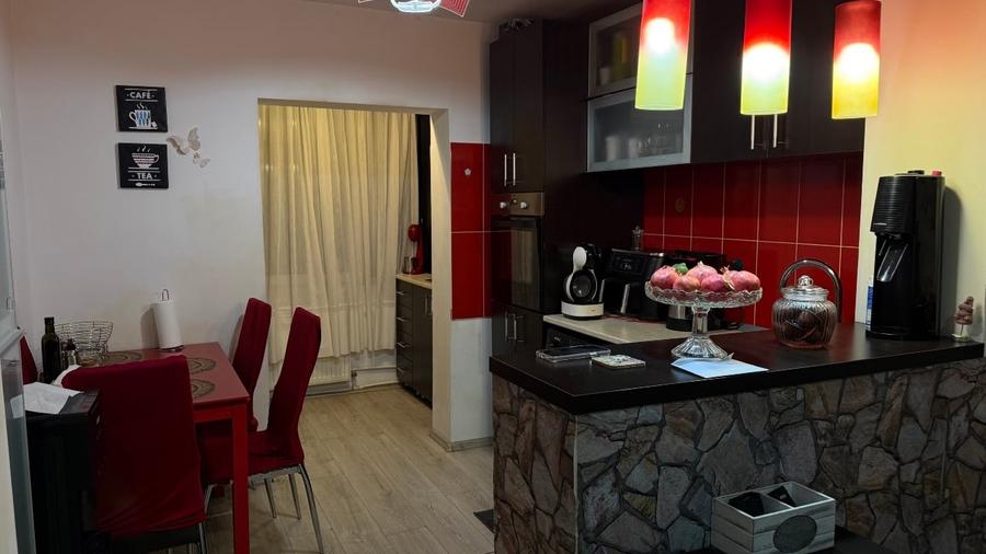 Apartament cu 3 camere decomandat, mobilat în Aviației
