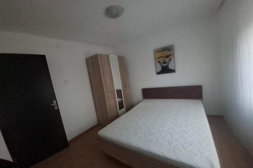 Inchiriez apartament 3 camere - 6