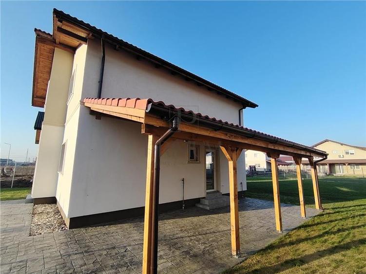 Casa individuala - 4 dormitoare - teren 600 mp - 4