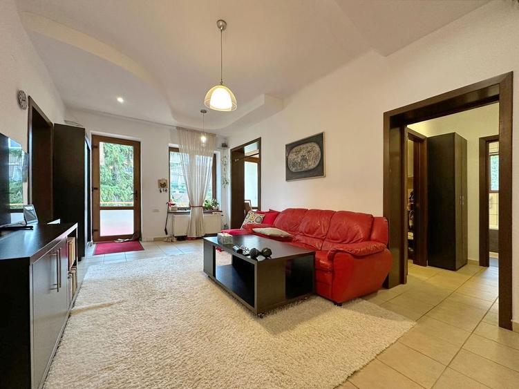 Apartament cu 4 camere de vânzare – Centrul Civic, Brașov - 2