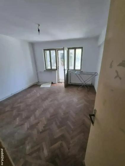 A 19 apartament energiei 59900 etajul 1 , 3 camere - 15