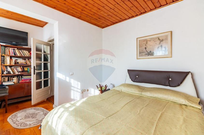 Casă / Vilă cu 4 camere de vânzare în zona Giulesti Sarbi - 17