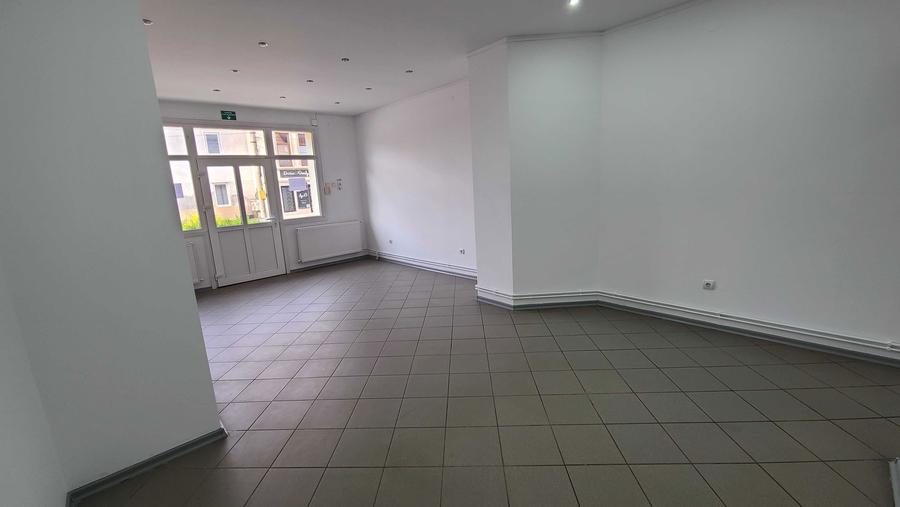 Inchiriez spatiu comercial SAD 55 mp, zona Balcescu pt cabinet medical - 2