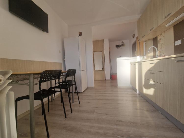 Navodari (Sud)- 2 camere decomandate, centrala gaze, liber -65.000euro - 23