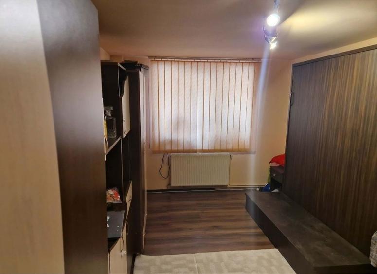 Apartament cu garaj si 2 locuri de parcare - 1