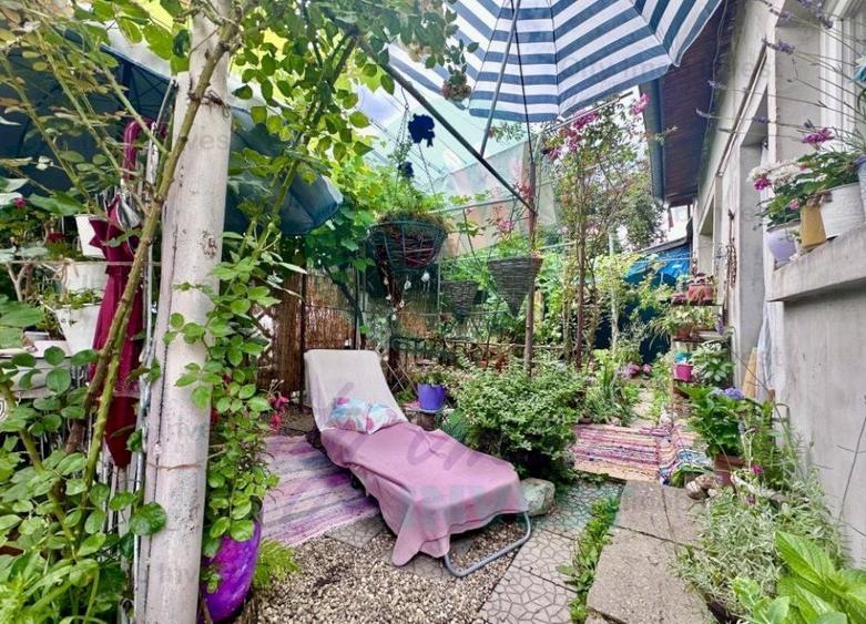 Casa singura la curte  - 7 minute de metrou - 2