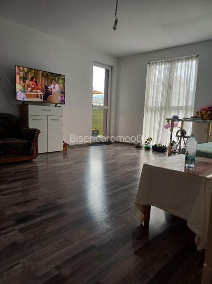 Vand apartament cu 2camere Sânpetru Vand apartament cu 2camere Sânpetru