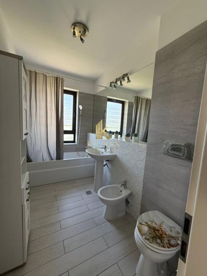 De vanzare apartament decomandat cu 4 camere  in Baneasa - 11