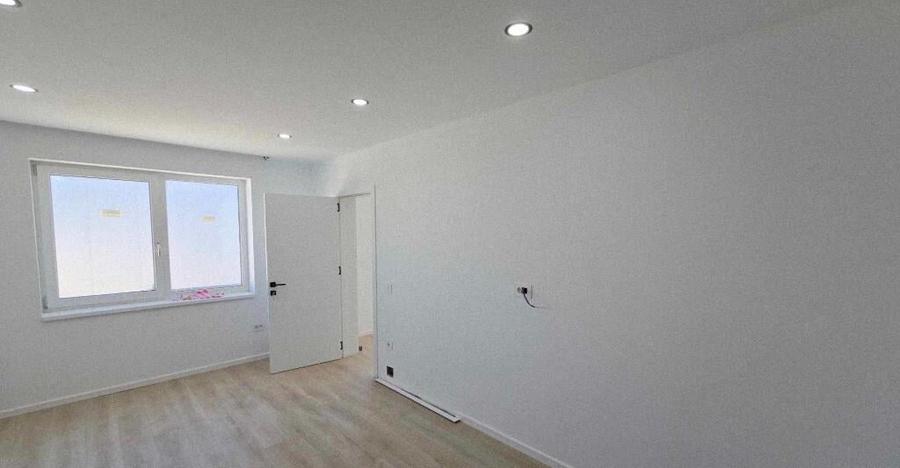 Hala noua + cladire birouri de inchiriat, zona Metro - 17