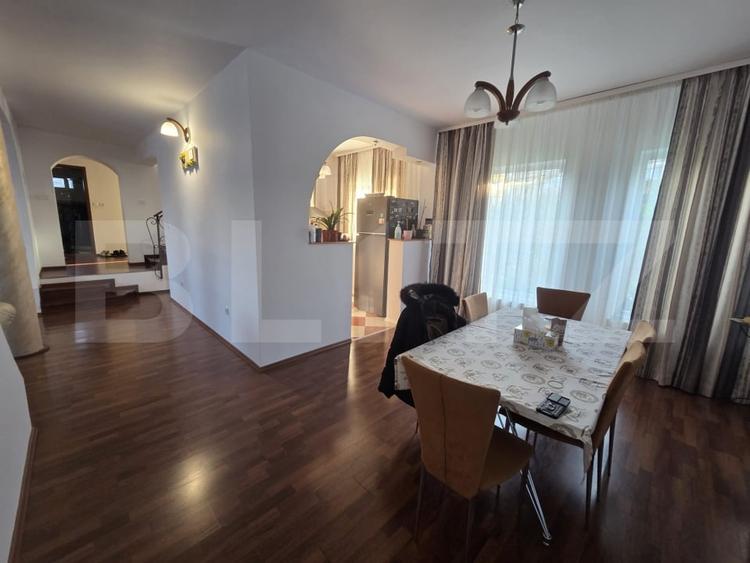 Vila  226 mp utili, curte 277 mp, zona Micro 3 - 3