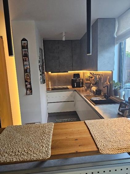 Apartament cu 4 camere decomandat, mobilat în Calea Călărașilor