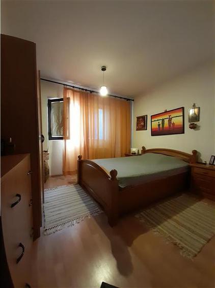 Apartament cu 2 camere decomandat, mobilat în B-dul București