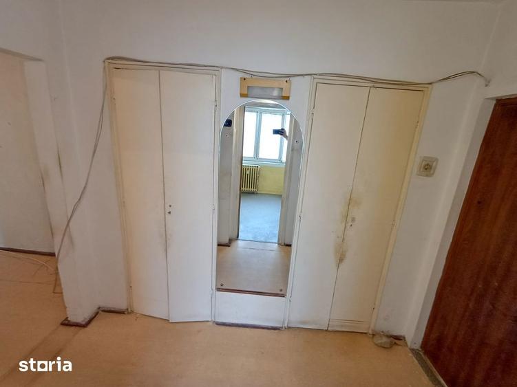 Apartament cu 3 camere decomandat în Decebal
