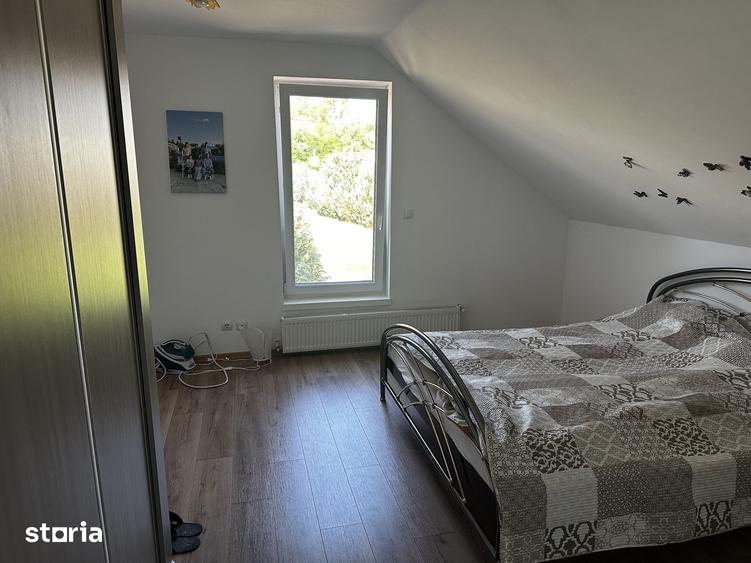 Casă cu 7 camere cu Teren 4000 Mp în Strâmba