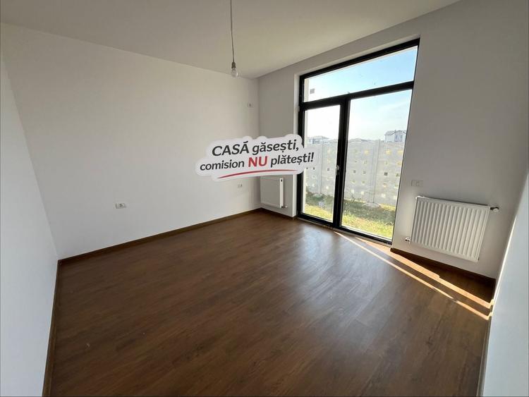 Casă individuală cu 5 camere cu Canalizare în Central