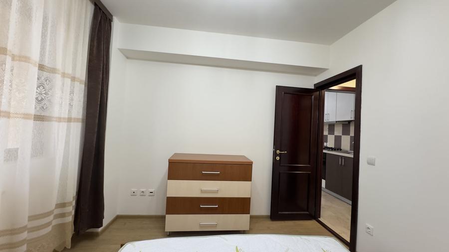 Apartament cu 2 camere semidecomandat, mobilat în Central