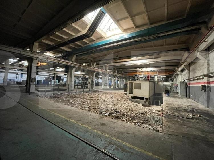 Spațiu industrial, de 1,400 mp, în Iris