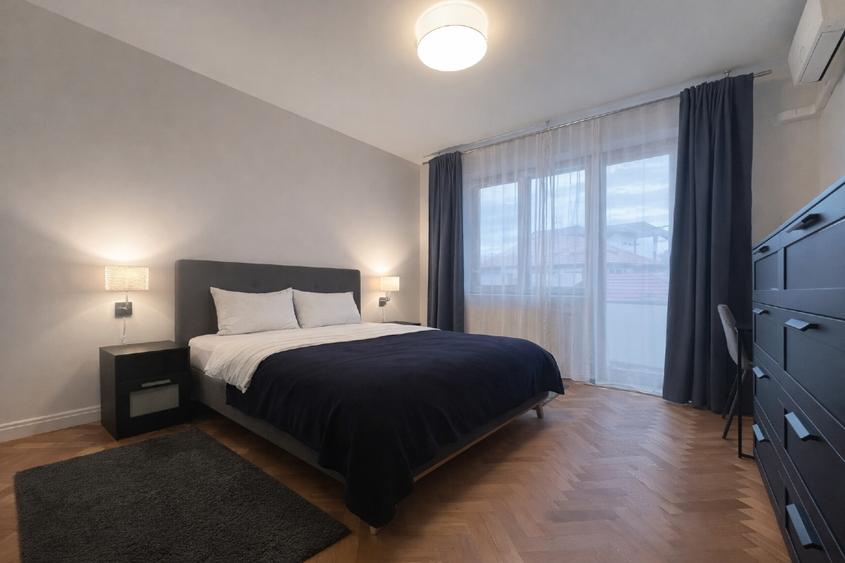 Apartament cu 4 camere decomandat în Andrei Mureșanu