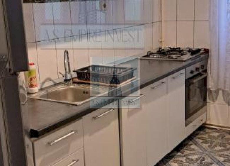 Apartament cu 2 camere decomandat, mobilat în Tractorul