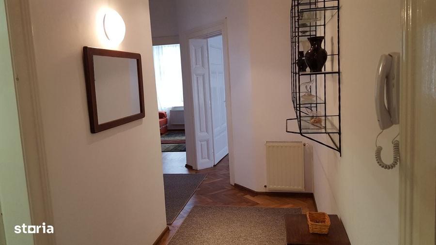 Apartament cu 3 camere în Cristian