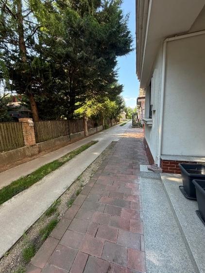 Apartament cu 4 camere decomandat, mobilat în Central