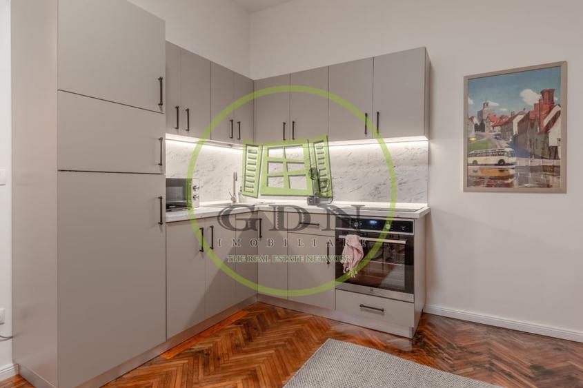 Apartament cu 3 camere decomandat, mobilat în Ultracentral