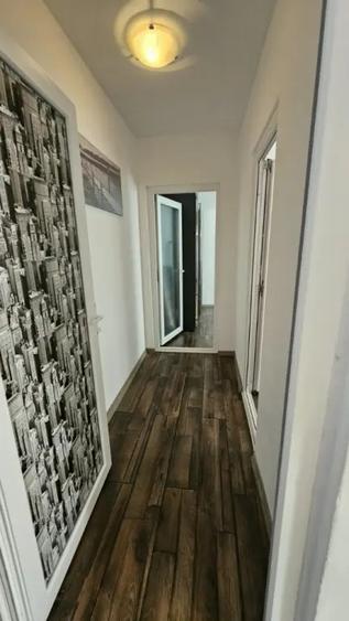 Apartament cu 3 camere semidecomandat în Tomis Nord