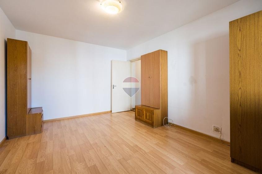 Apartament cu 2 camere decomandat în Calea București