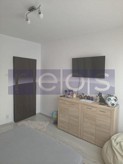 Apartament cu 4 camere decomandat, mobilat în Ghencea
