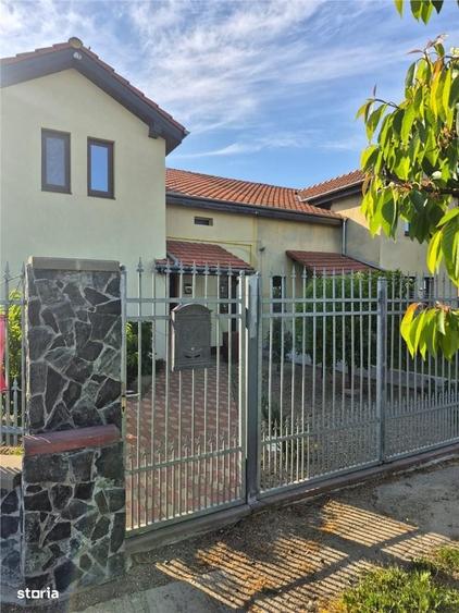 Casă cu 4 camere în Moșnița Veche