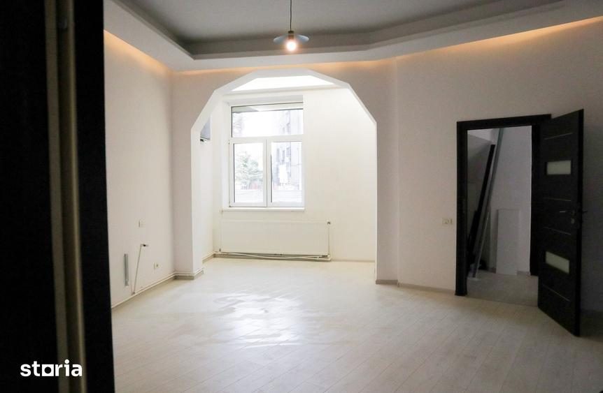Apartament cu 3 camere în Universitate