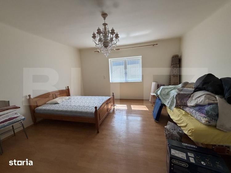 Casă cu 4 camere cu Teren 2500 Mp în Pericei