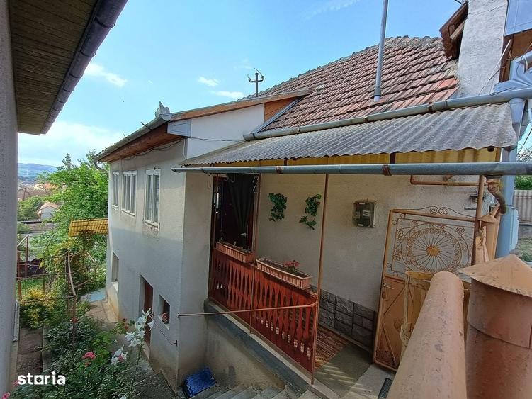Casă cu 2 camere cu Teren 300 Mp în Central