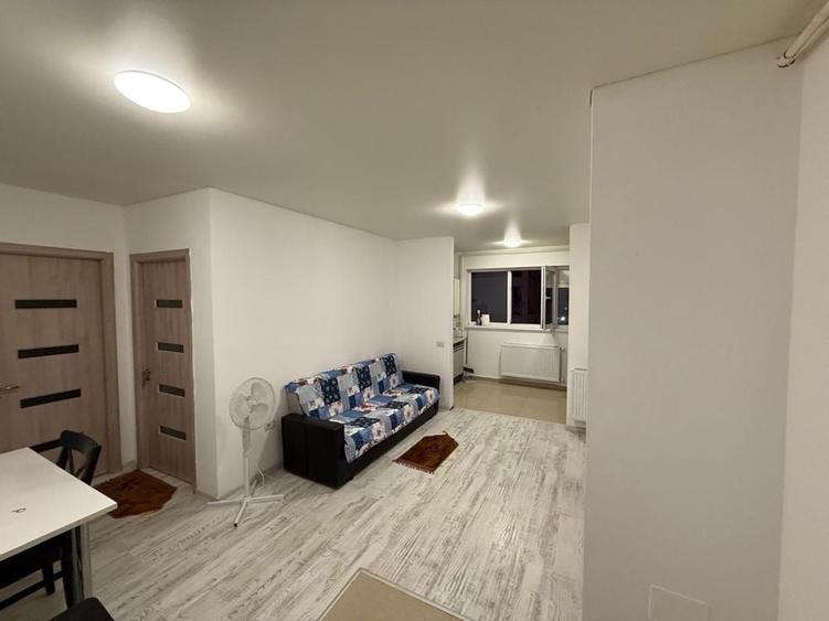 Apartament cu 2 camere semidecomandat în Roșu