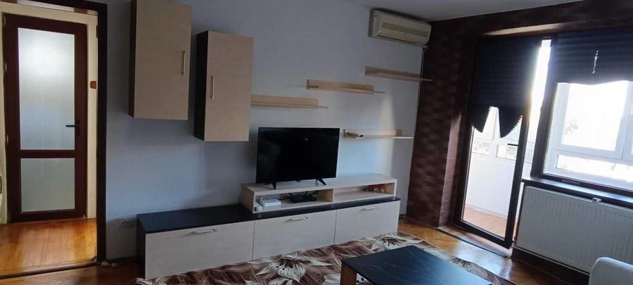 Apartament cu 2 camere semidecomandat în Olteniței