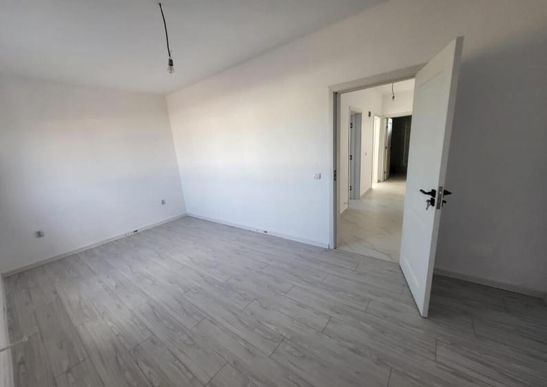 Duplex spatios cu 4 camere si mansarda cu placa de beton,gata de mutat - 11