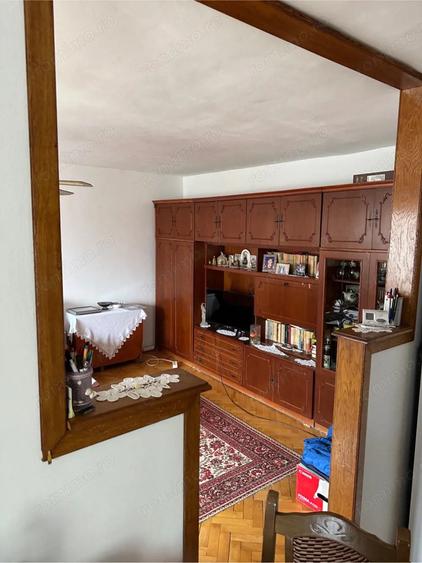 De vanzare apartament 4 camere. Steaua - 4