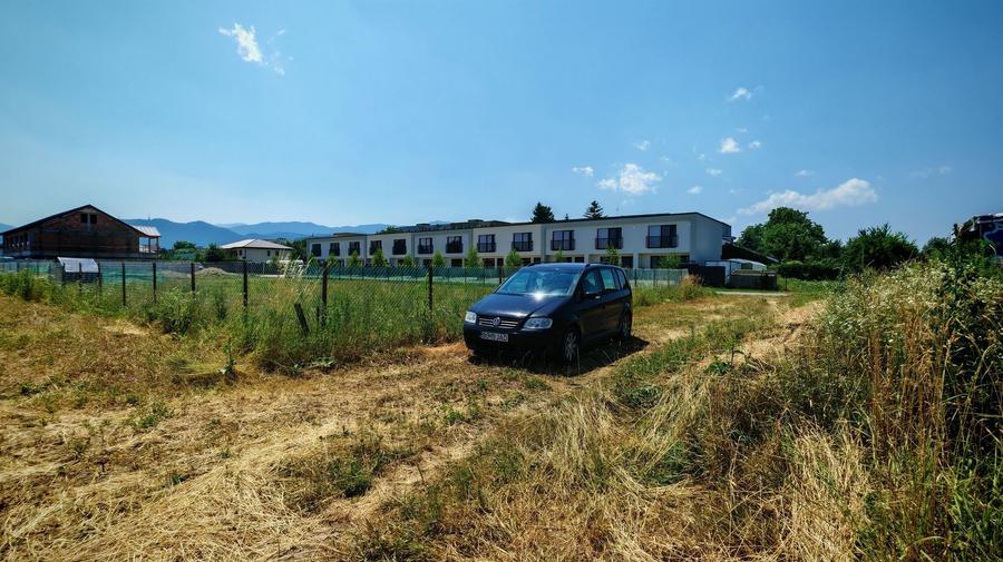 BARTOLOMEU,intravilan,intre case,suprafata de 774 mp,constructii P+2 - 6