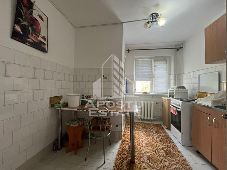 Apartament  cu 2 camere, semidecomandat, etaj intermediar, Dambovita - 6
