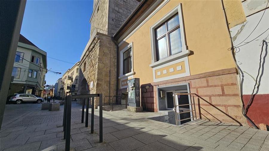 Spatiu comercial functiuni tertiare 18mp,Central,Turnul Pompierilor - 1