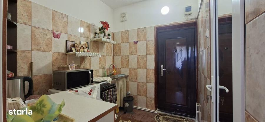 Garsoniera cocheta, etaj 1, imbunata?ita Micro 40, langa Carrefour - 5
