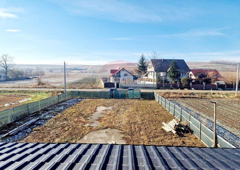 Casa si 74000 metri patrati teren - 2