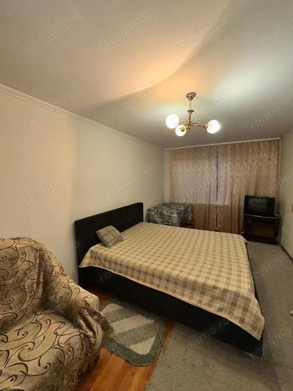 Garsoniera zona Universitate - 1