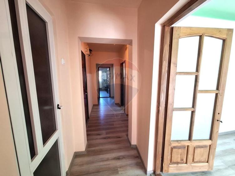 Apartament cu 3 camere de vanzare in zona Pod - 5