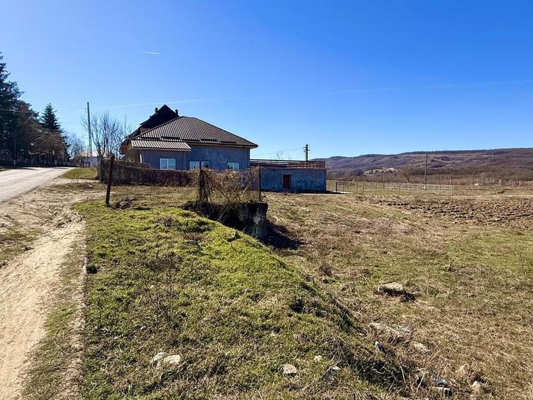 Teren de vanzare intravilan pentru casa sau afacere 720 mp - 2