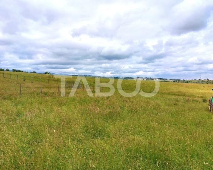 Teren intravilan 800 mp pretabil investitie zona Soma Cisnadie - 1