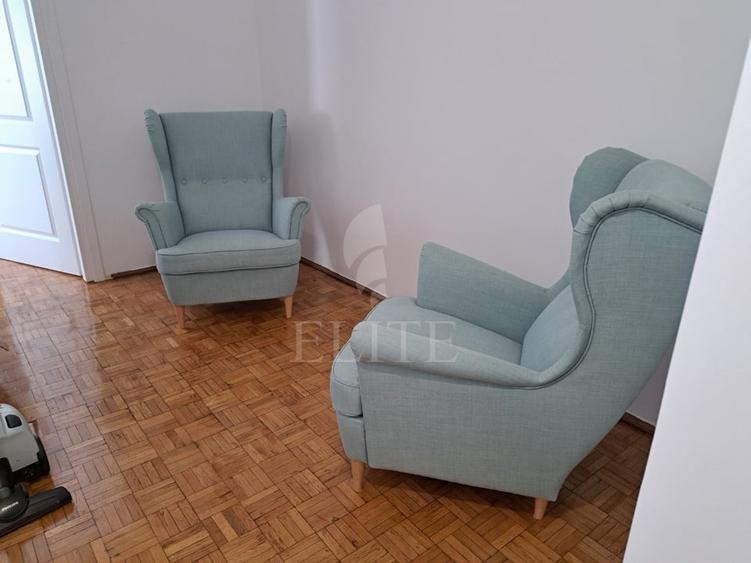 Apartament cu 2 camere decomandat, mobilat în Central